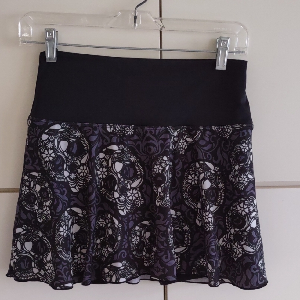 Lacoa Skort.  Black and White Patterned Women's Skort